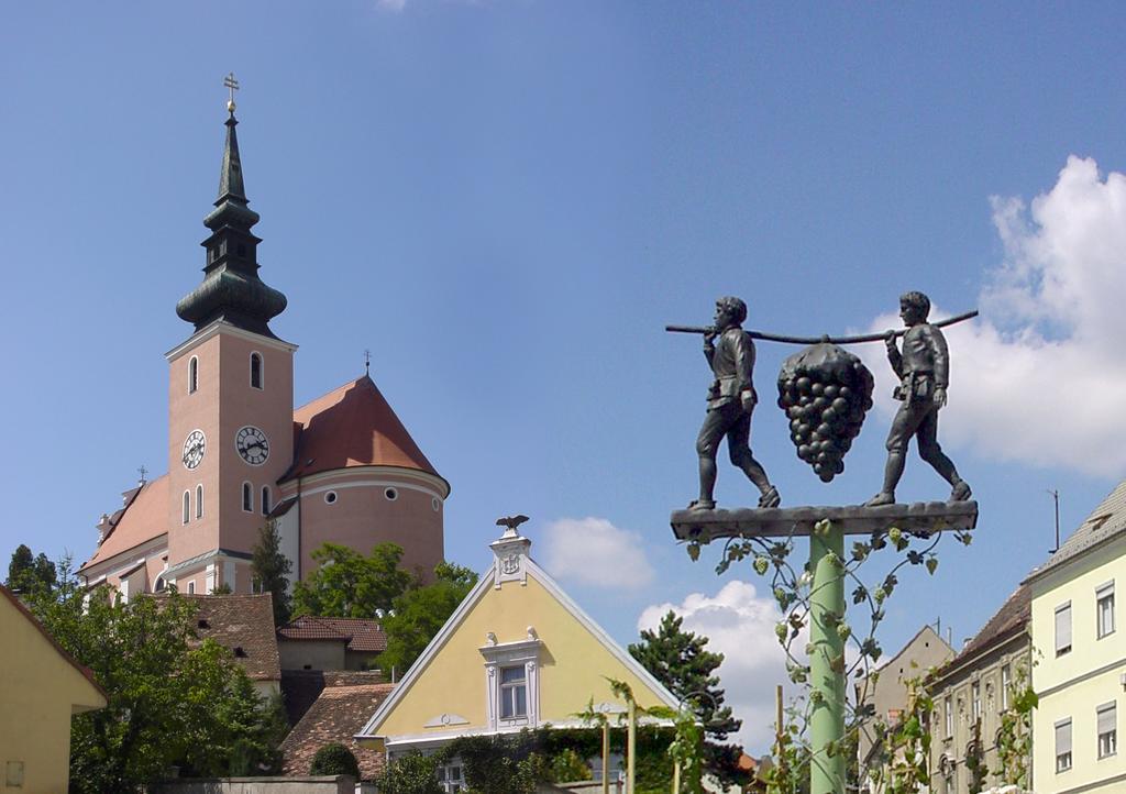 Hotel Neustifter Poysdorf Eksteriør bilde