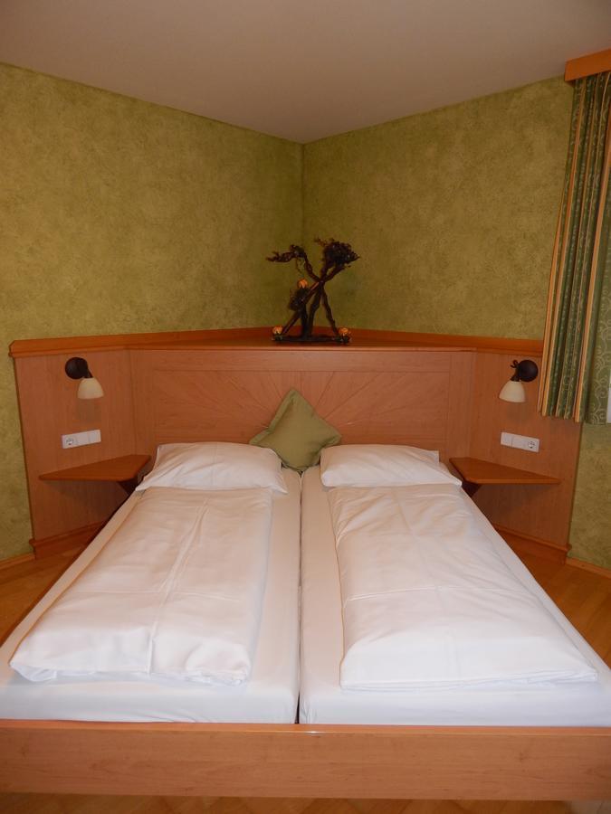 Hotel Neustifter Poysdorf Eksteriør bilde