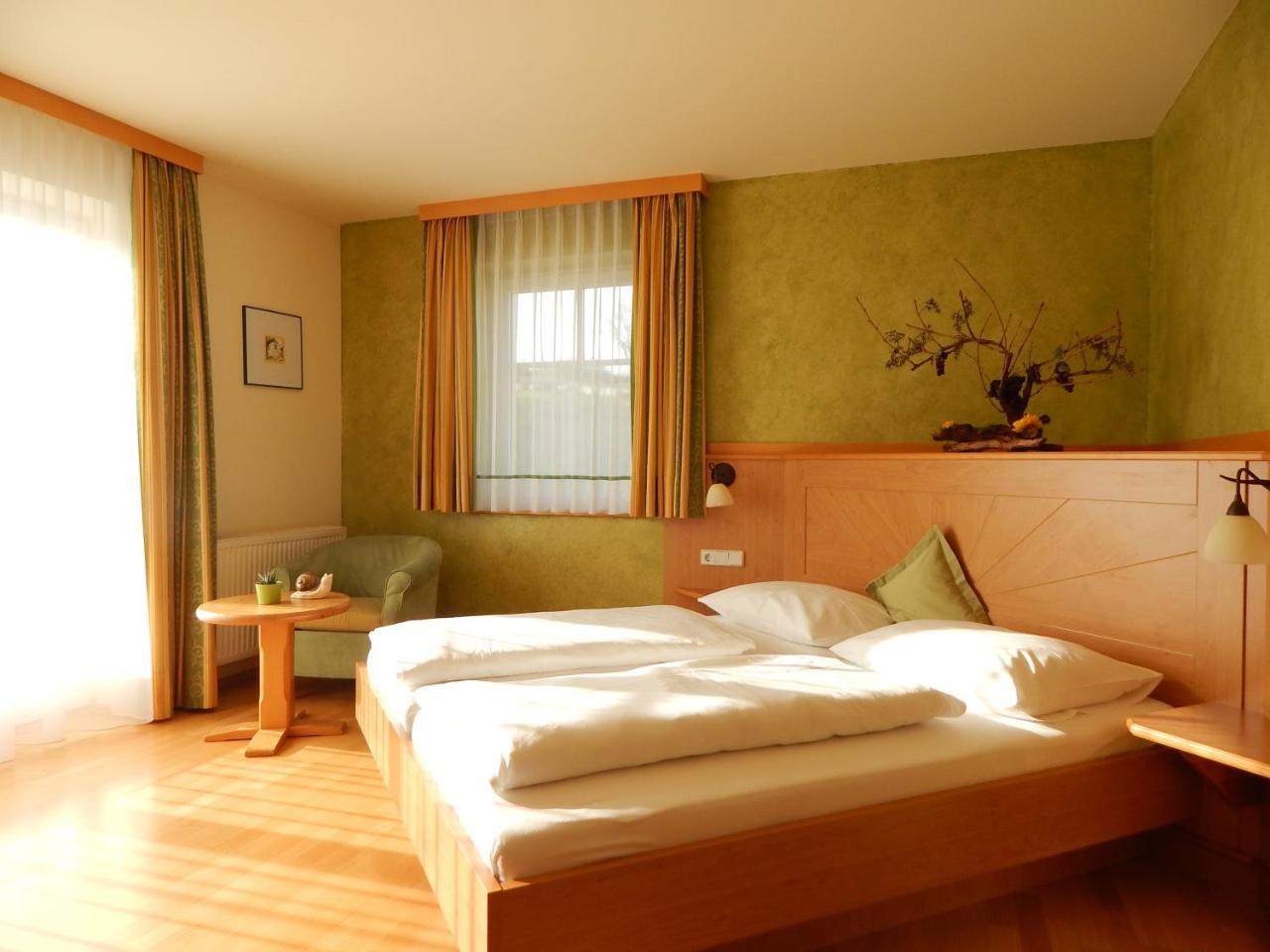 Hotel Neustifter Poysdorf Eksteriør bilde